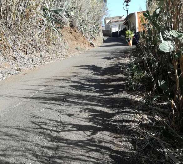 Imagen de la calle Hoya Chiquita, una de las vías que se reasfaltarán  (Foto TA)